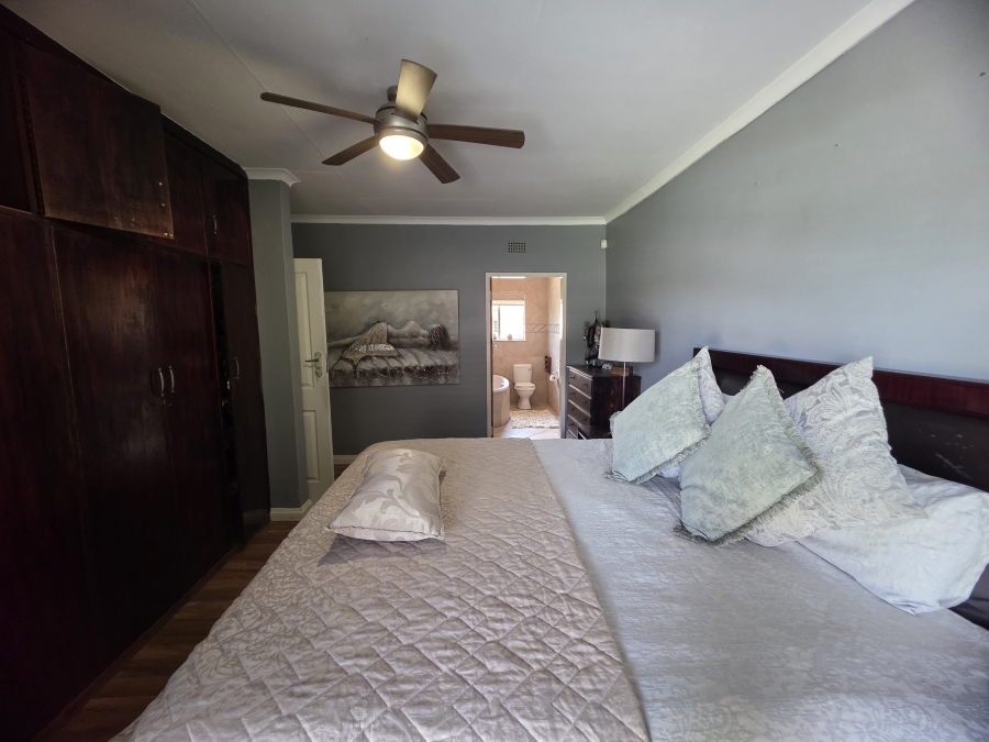 To Let 6 Bedroom Property for Rent in Riebeeckstad Free State